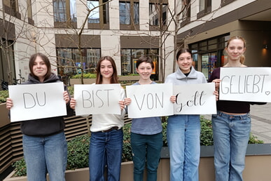 Jahreslosung 2029: &bdquo;Du bist von Gott geliebt&ldquo;