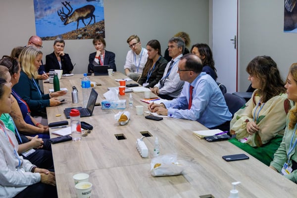 Treffen der YMCA-Delegation mit Politikerinnen und Politikern