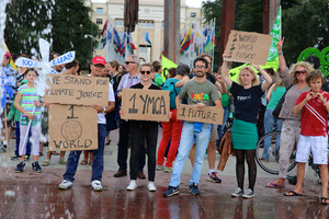 Klima-Demo mit Mitgliedern des YMCA in Genf vor den Toren der Vereinten Nationen